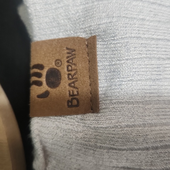 2SETS OF BEARPAW SOCKS - Picture 3 of 7
